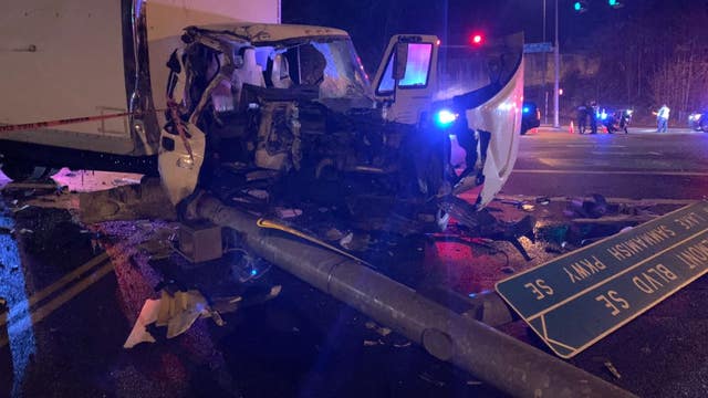 Serious crash shut down portion of Lakemont Blvd. in Bellevue