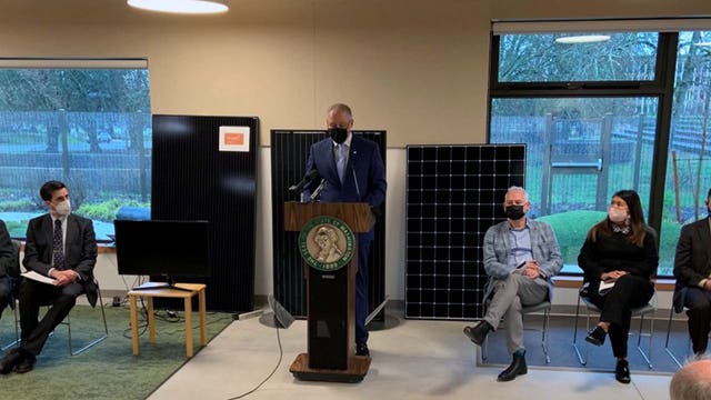 Inslee unveils climate proposals ahead of budget plan