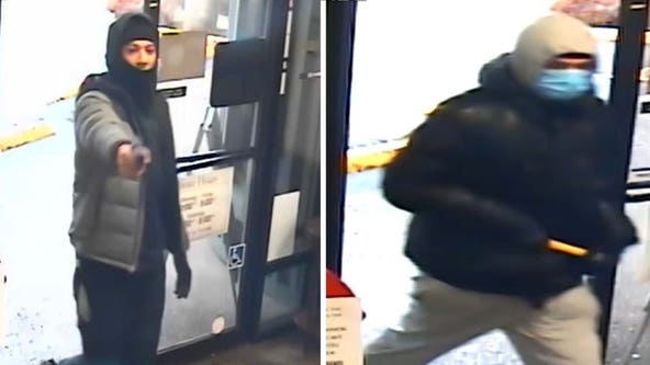 Renton Police seek ID of two armed robbery suspects