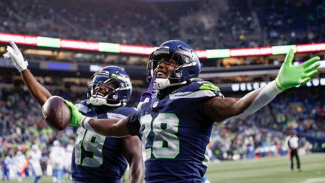 Seahawks hope late offensive surge is springboard into ’22