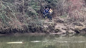 Tukwila Fire, Police working to recover car from river