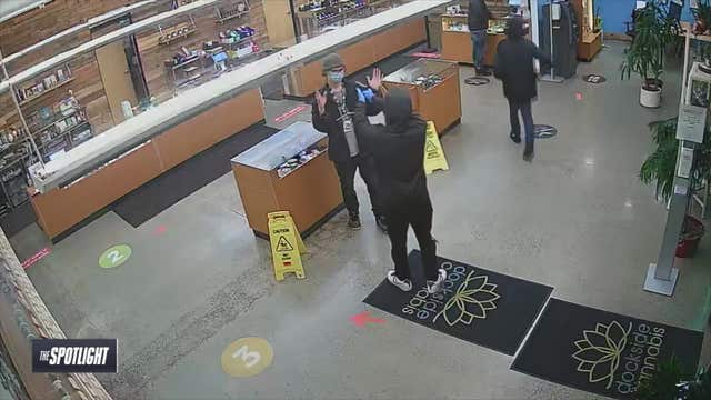 Pot shop robberies, deaths in Washington fuel calls for US banking bill