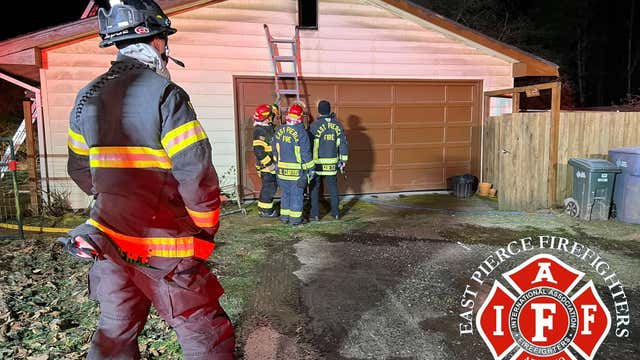 Crews put out fire near Lake Tapps