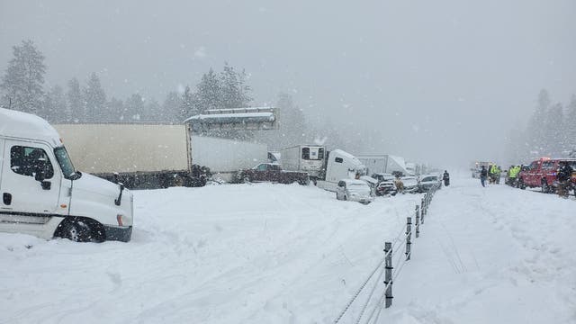 Nearly 100 vehicles involved in massive pileup on eastern Oregon highway