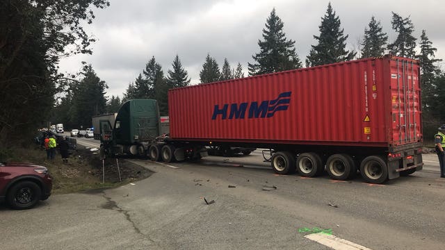 US-101 reopens near Discovery Bay following semi truck, car crash