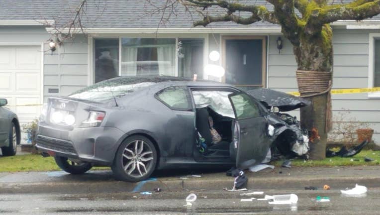 Tacoma Police investigating fatal car crash, roads closed near Fircrest