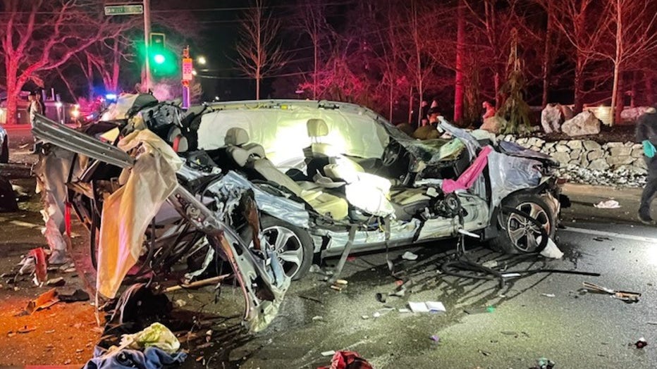 Police: 2 Killed In Lakewood Crash, Third Man Hospitalized | FOX 13 Seattle