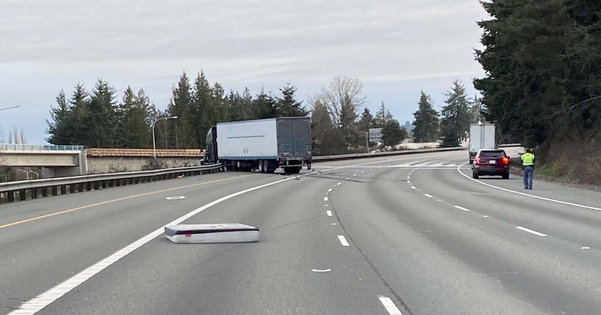 Northbound I-5 reopened near Mountlake Terrace after fatal crash | FOX ...