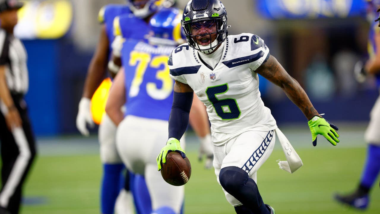 Seattle Seahawks free safety Quandre Diggs carted off after