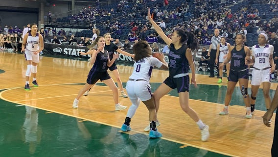 3A Girls: Garfield holds on for 39-38 victory over Lake Washington