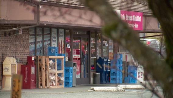 Man accused of attempted rape gave free lollipops to lure kids in Lake Stevens, police say