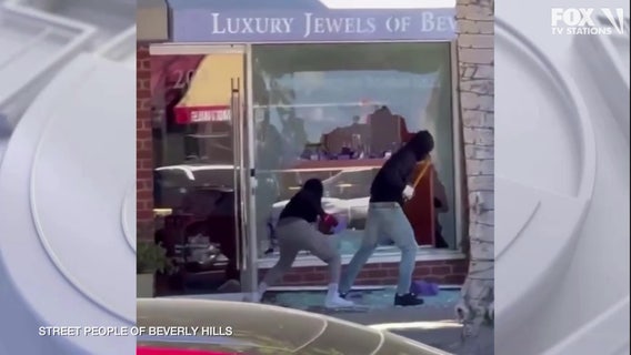 VIDEO: 5 suspects target Beverly Hills jewelry store in brazen 'smash and grab' robbery