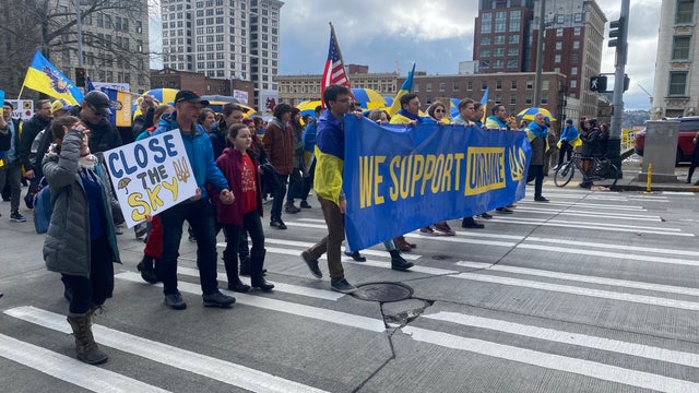 Hundreds march through Seattle streets in support of Ukraine