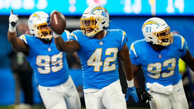 Reports: Seahawks signing former Chargers linebacker Uchenna Nwosu