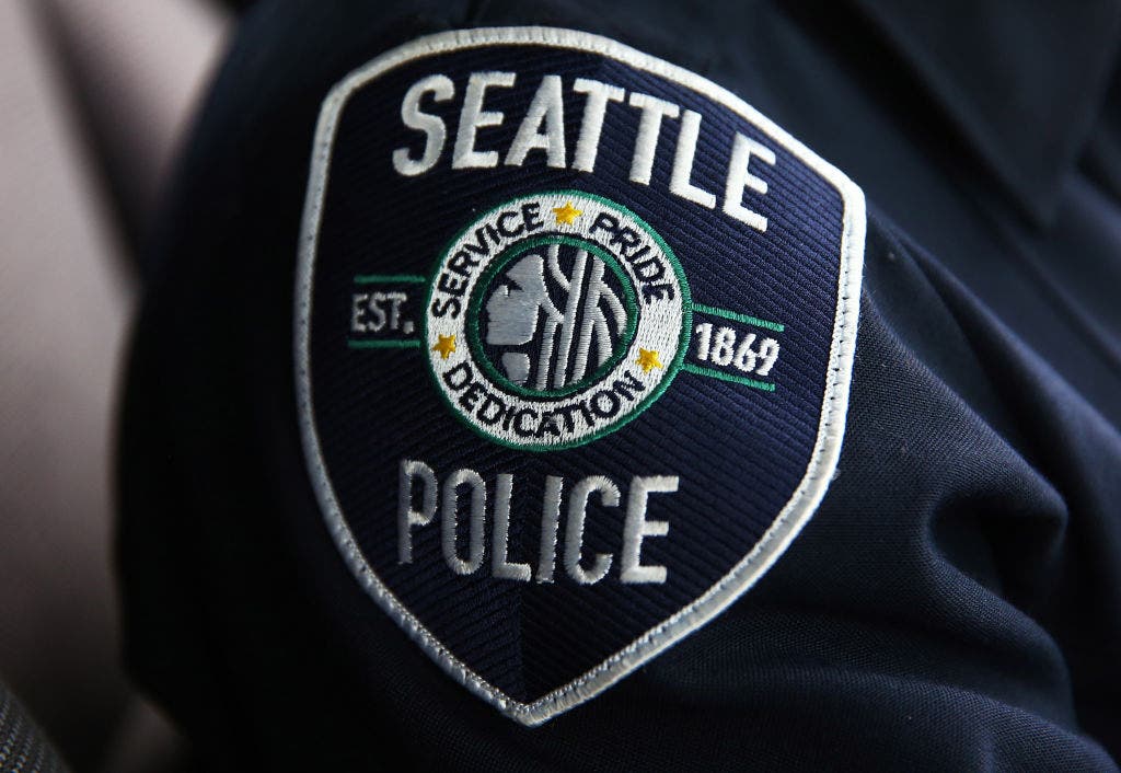 Seattle Mayor, police guild spar over ICE protection directives