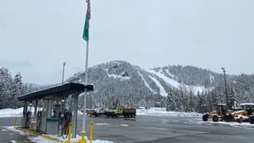 Drivers, road crews brace for more snow on Snoqualmie Pass