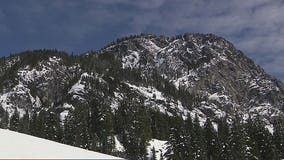 Avalanche danger at Snoqualmie Pass has search and rescue crews standing by