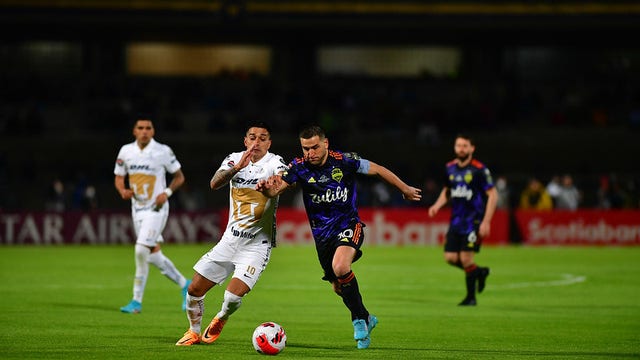 Sounders and Pumas play wild 2-2 draw 1st leg of CCL final