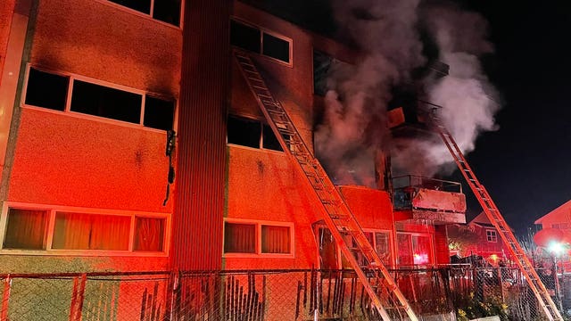 Man injured after jumping from balcony to escape Rainier Valley apartment fire
