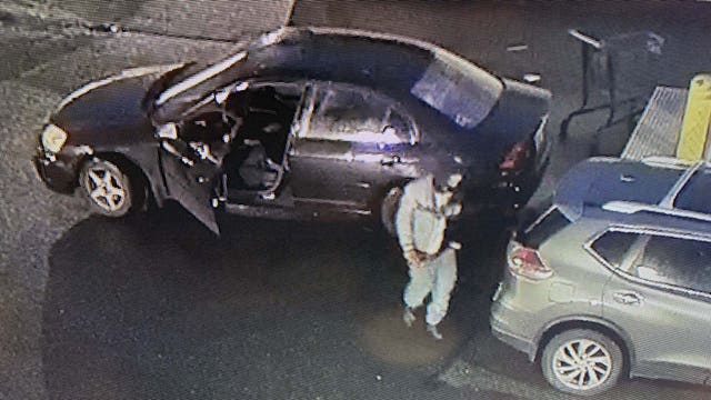 Auburn Police seek ID on suspect accused of smashing out car windows