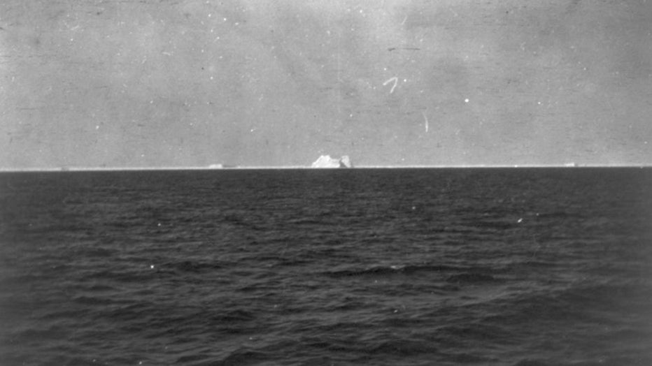 Titanic-The-iceberg-that-sank-the-White-Star-Lines-Olympic-class-RMS-Titanic.jpg
