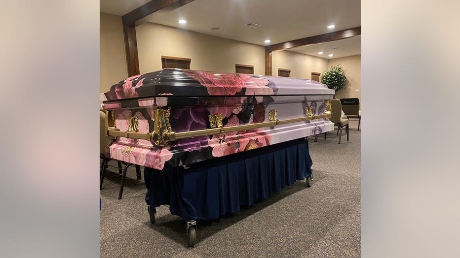 casket1.jpg