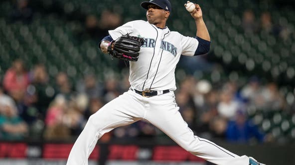 Mariners add LHP Roenis Elías from Triple-A Tacoma