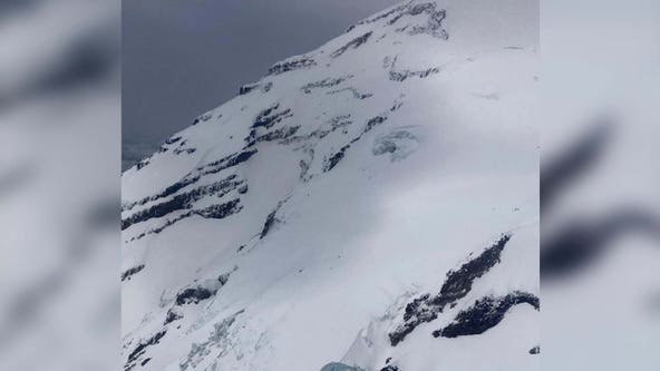 2 climbers rescued at 12,000 feet from Mount Rainier