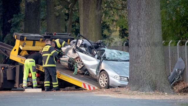 Nearly 43,000 people died on US roads last year, agency says