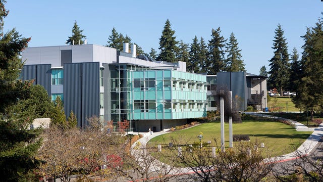 Bellevue College closed Friday while police investigate threat