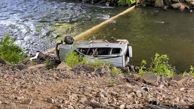 9 teenagers involved in high-speed crash in Clark County, 6 injured