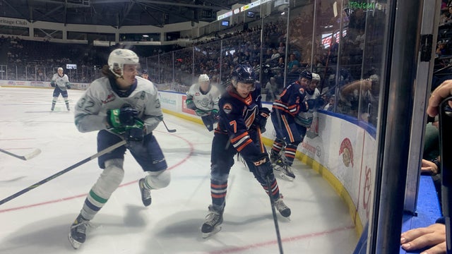 T-Birds' Nico Myatovic gets OT game-winner to even series with Kamloops