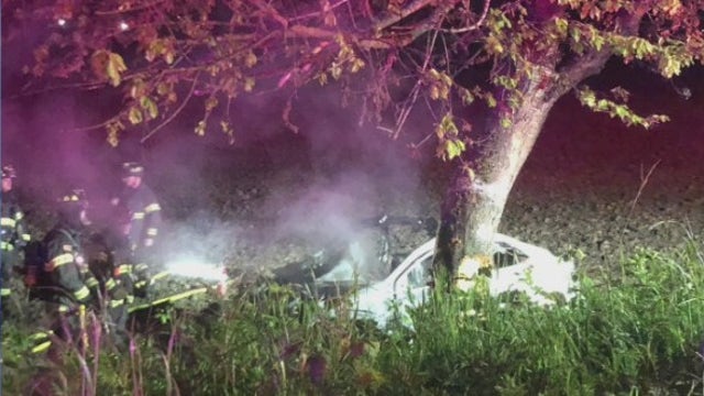 1 dead, 2 injured in crash on East Valley Highway near Kent