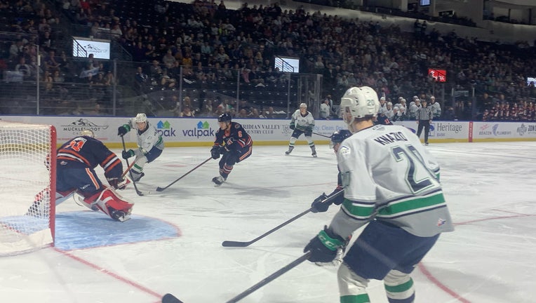 Myatovic buries OT winner for T-Birds, Bragging rights go to Seattle! ☑️  Nico Myatovic buries the OT winner as the Seattle Thunderbirds down  Winnipeg in a clash between the WHL's conference