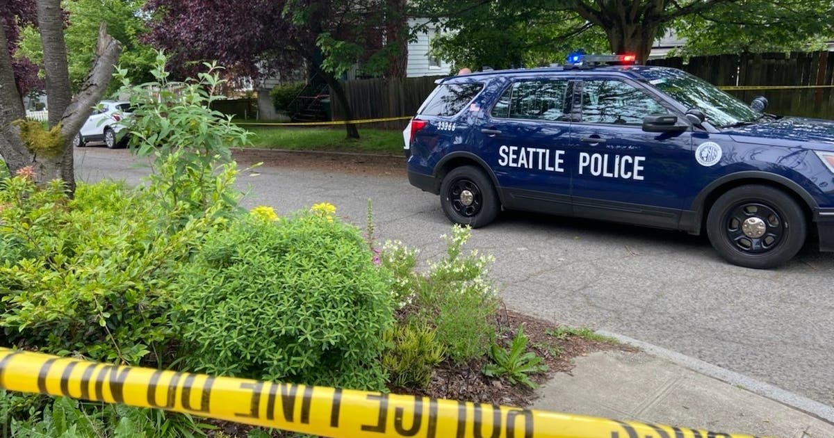 Seattle police seek tips after man found dead near Madison Park lot