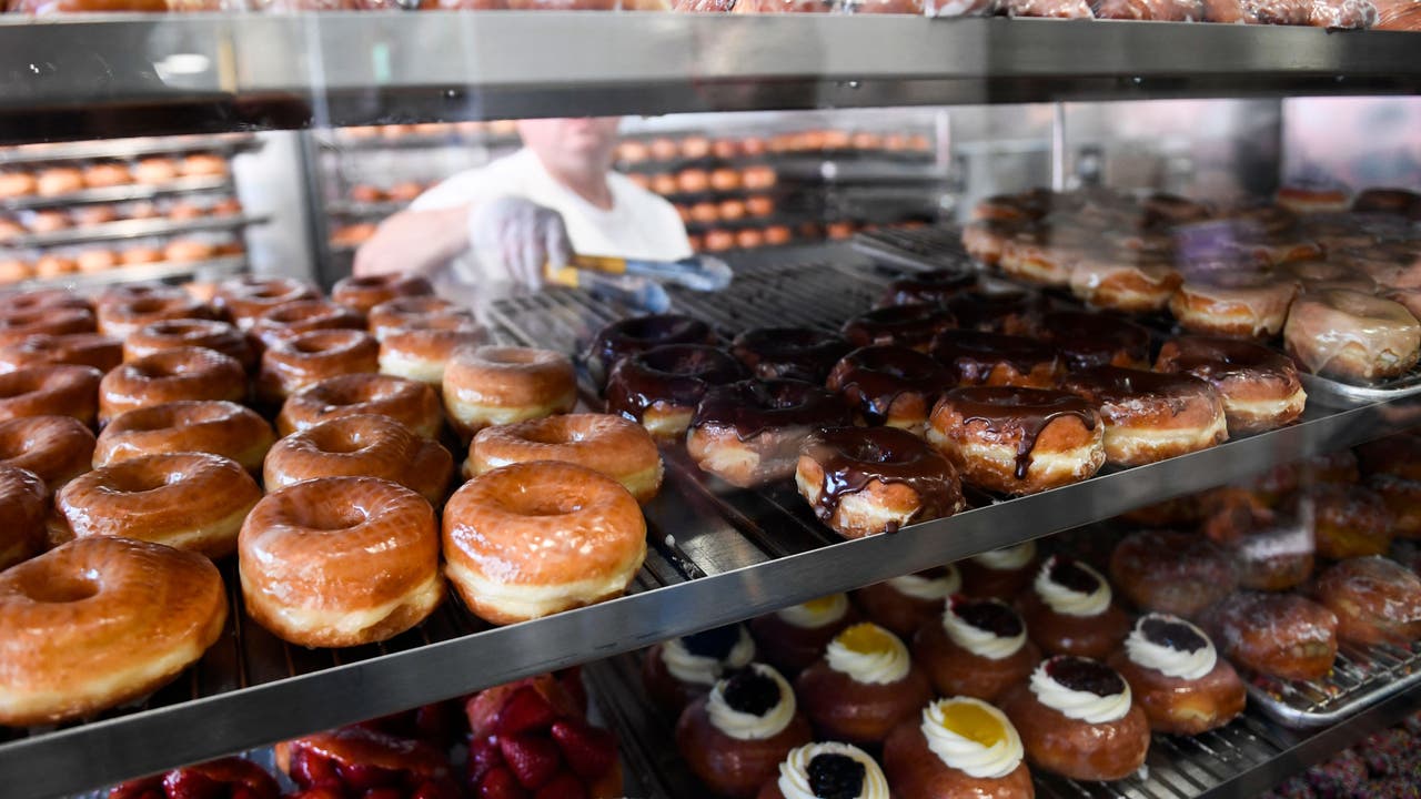 Meet the American who invented the donut | FOX 13 Seattle