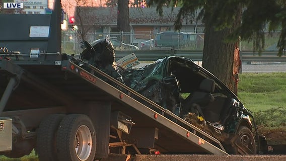 1 killed after car crashes into guardrail in Spanaway