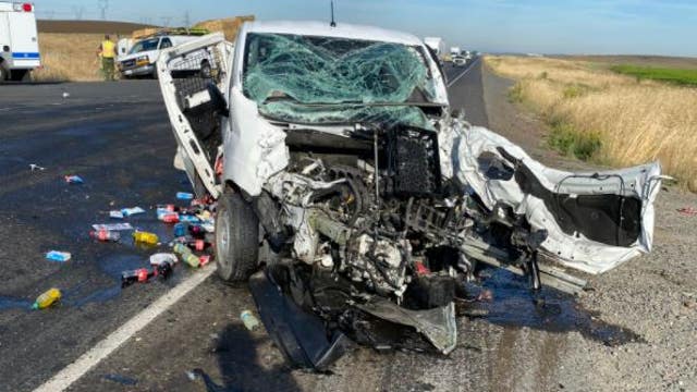 At least 1 injured in four-vehicle crash in Benton County