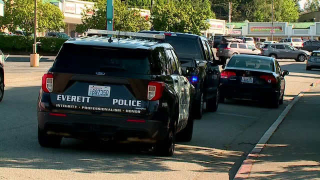 Police searching for suspect who stole car with 3-year-old inside