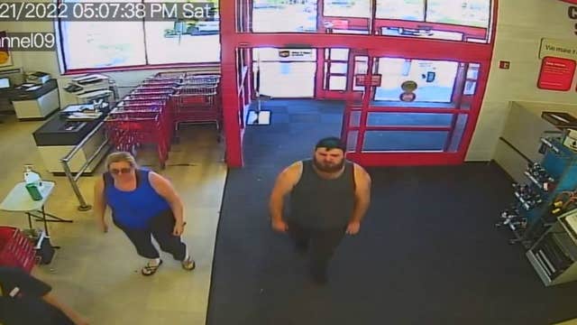 Mother, son duo surrender to Lynnwood police for alleged attack on random woman