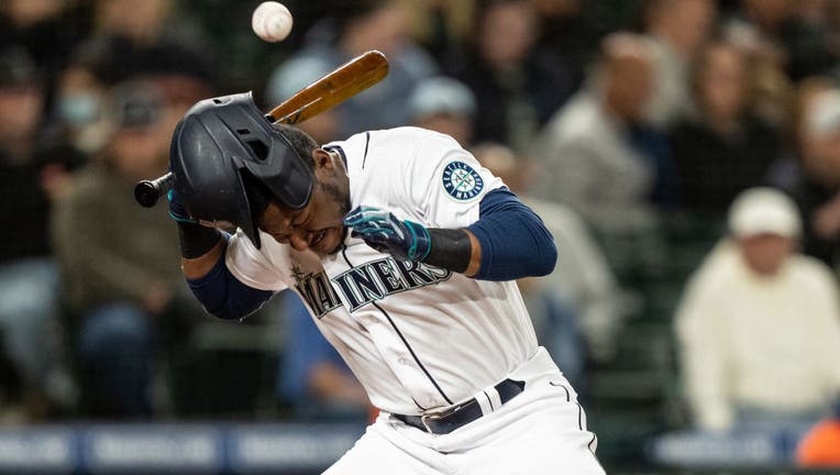 Mariners place DH/OF Kyle Lewis on 7-day concussion injury list