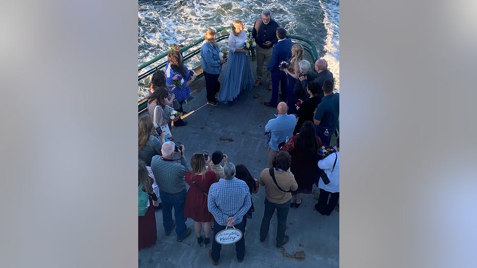 Kentucky couple travels over 2,000 to have wedding on Washington ferry
