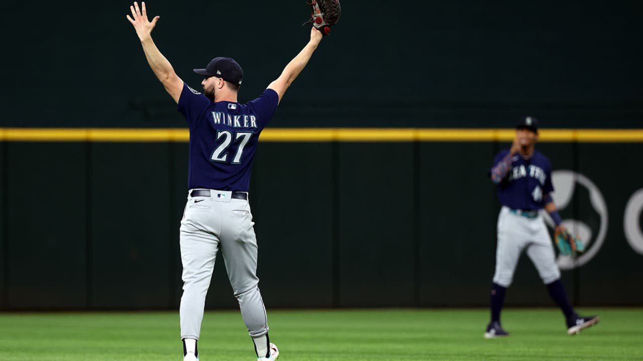 Jesse Winker wins it in 12th inning, Mariners complete homestand