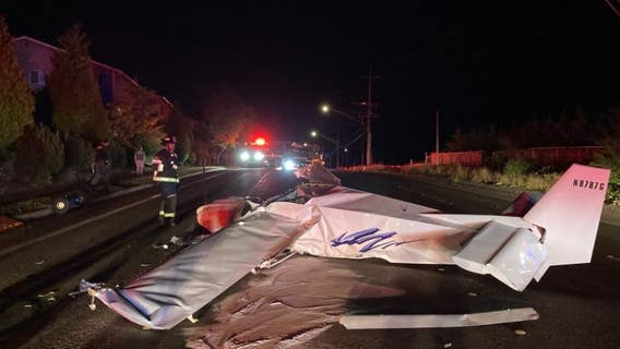 2 injured after small plane crashes on Bothell roadway