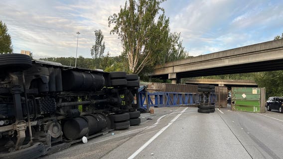 Semi rollover crash on I-405 causes near Southcenter