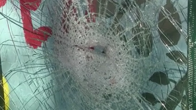 Seattle glass repair shops slammed with orders due to rising vandalism, break-ins at businesses