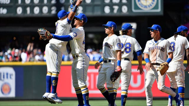 Mariners win 8 in a row, now tied for AL’s 3rd wild-card spot