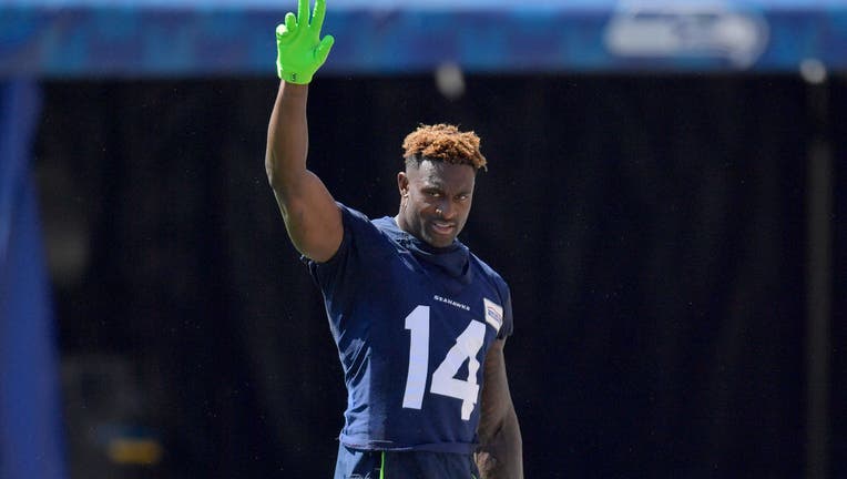 DK Metcalf reports for Seahawks training camp, Seahawks