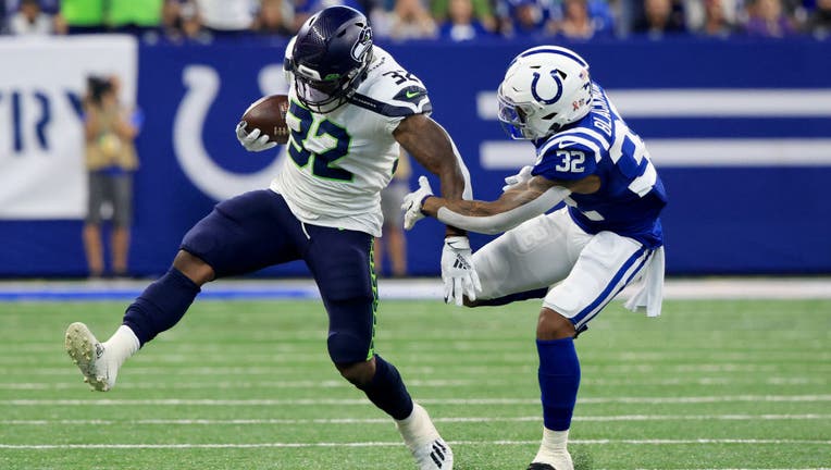 Report: Seahawks RB Chris Carson retiring due to neck injury