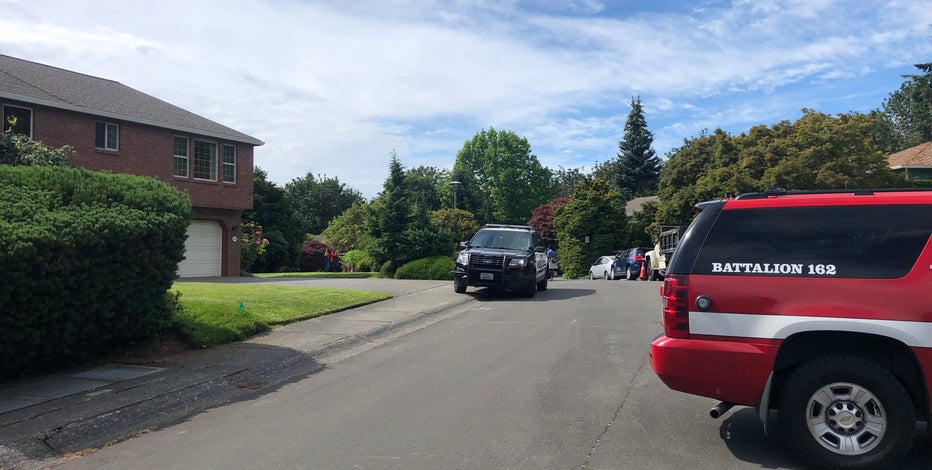 2 killed after ground caves in at Shoreline construction site